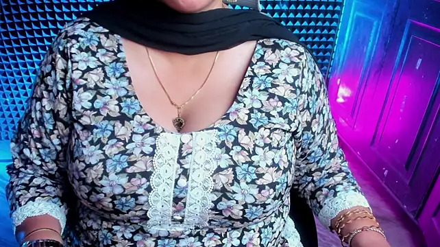 Bholi-Punjaban - aj sabki neend udha deni hai ..