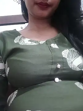 Avii5 - Showing boobs
