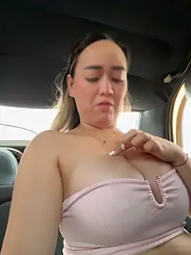 Danielavegax - Oil on my tits in the Uber car