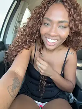 Angel_preta - Tirar a calcinha no carro