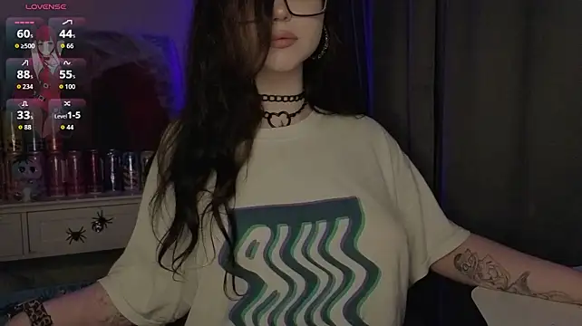 Hornyprincess19 - put tail plug in my tight ass