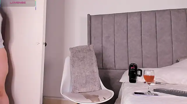 Mara_Torres1 - BOUNCE MY ASS WITH OIL 😈😈