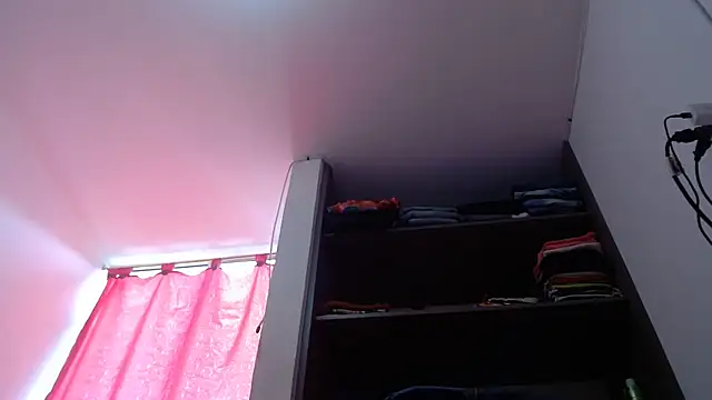 Nicolle_milf1978 - dame tendre 50 orgasmos en pvp contigo