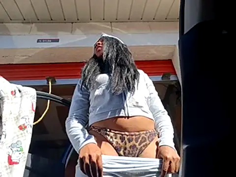 Jeddahdolly - Take my clothes off