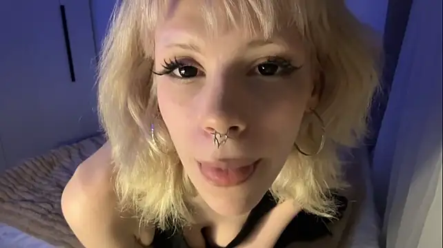 Askalissa - doggy pose