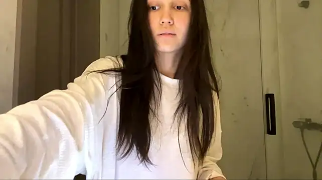MarinaTuray - FLASH MY UNDERBOOBS