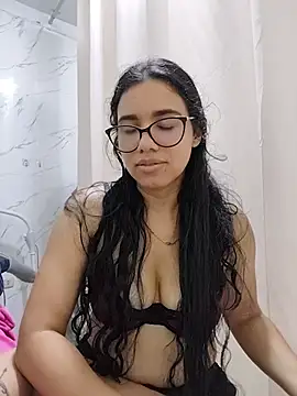 Alanahot94 - Play with my tits