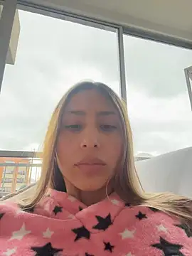 Ameellie - TOPLESSSSS+LASTTIP WIN 2 MIN TOY
