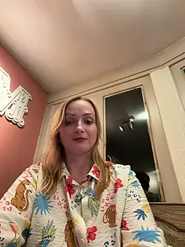 SaintlyRiskyAnnebelle - In pubGo stranger flash boobs and touch