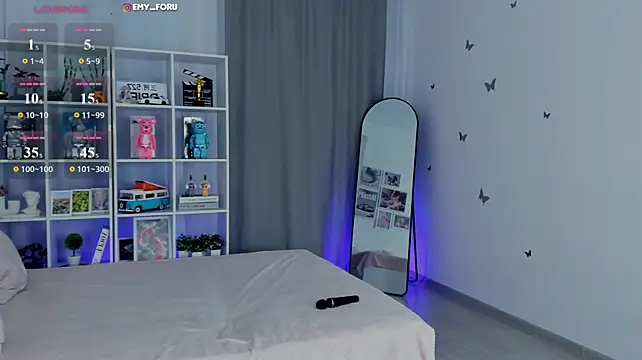Emilyrighter1 - Remove top