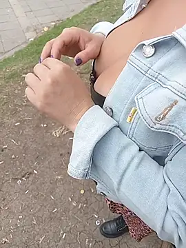 Sophie_banger - My friend strokes my nipples Ctrl 4LT 🥵