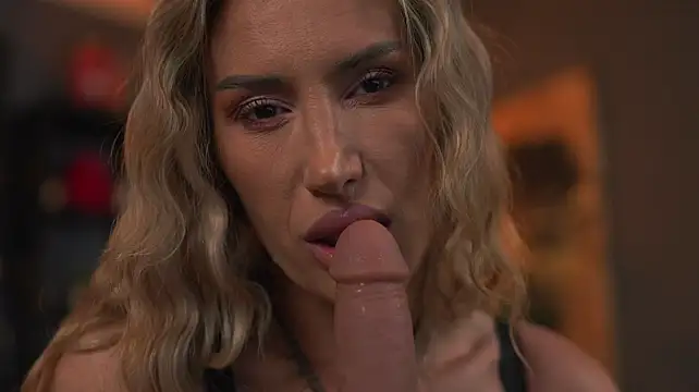 Evelyn_Evyyy - Put the dildo between my tits