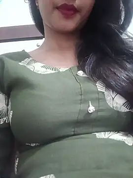 Avii5 - Showing boobs