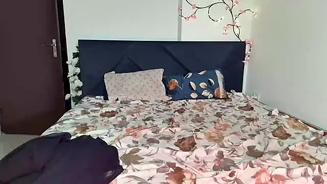 Virgin_love0 - show panty