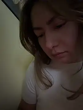 IAmScarlettLove - 😈 squirt in the bathroom 💦