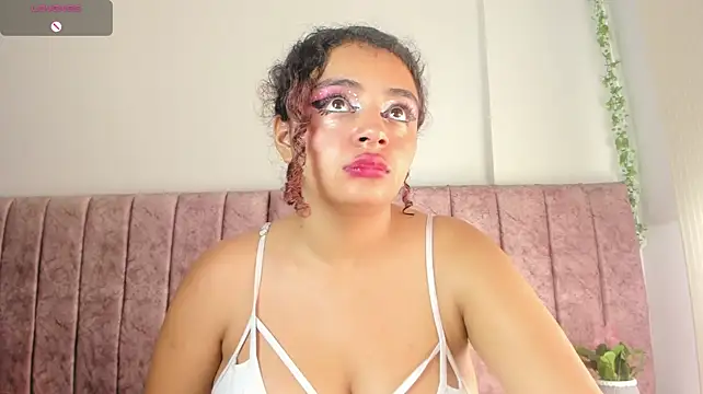 Dahlia_rossee - put 1 finger in my tigh asshole😈