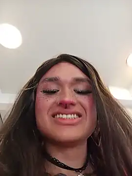 Lilit_doll_ - I kiss my friend with tongue in street