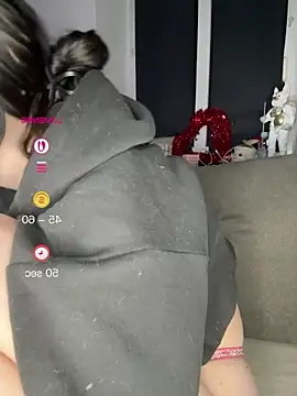 Adrixnx22 - Titten +Ass ein ölen +3 heiße Bilder