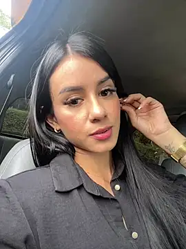 Lau_val69 - Make me vibrate in public