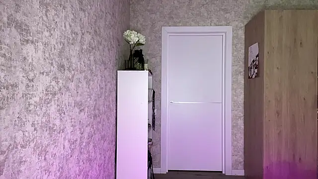 ShantellBuhrman - Sensual dance with oil boobs