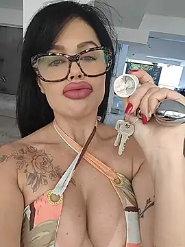 Gatadorio - banho de banheira peladinha