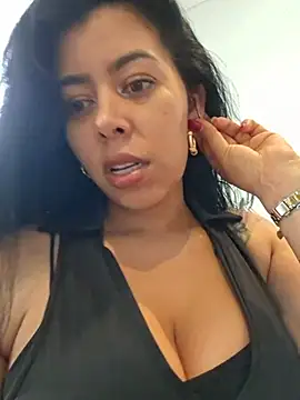 Luianna - Oil show and bouncing ass