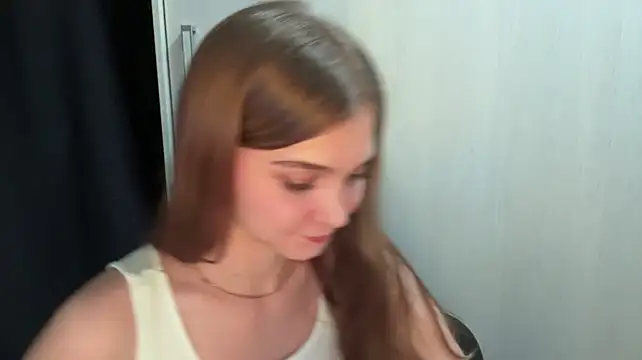 Babysmall_girl - ass tease