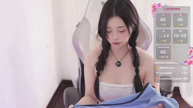 Kitty_baby77 - 完成任务 全裸M腿 5分钟