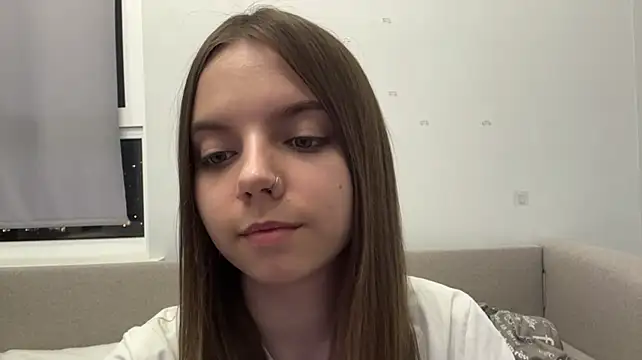 LisaPorse - show feet + cute wink