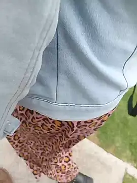 Sophie_banger - My friend strokes my nipples Ctrl 4LT 🥵