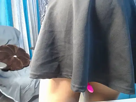 Tokiyo_xo - chocolate syrup on boobs+licking
