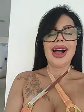 Gatadorio - banho de banheira peladinha