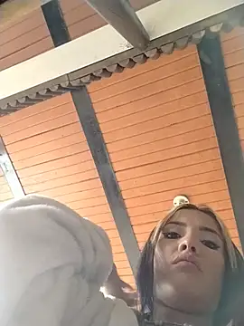 Leidy_honey - Undressing by the window
