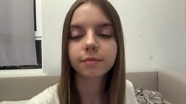LisaPorse - show feet + cute wink