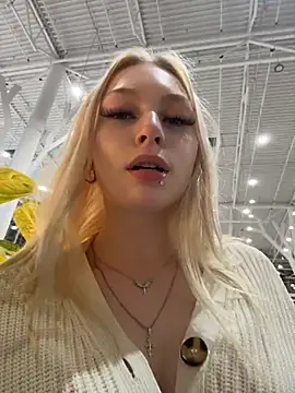 AngelinaTous