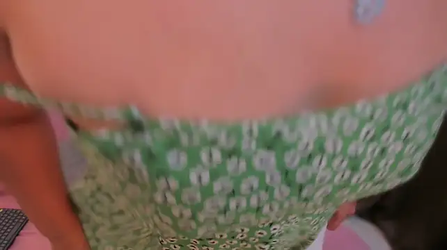 Natty_bush - topples+rub oil on pits & boobs