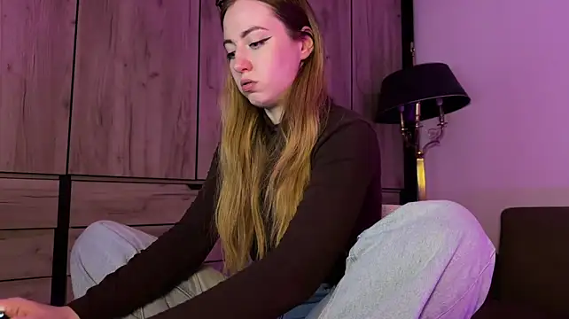 LinaWitch - tease in doggy