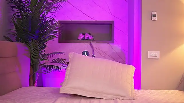BiancaCain - Pussy play