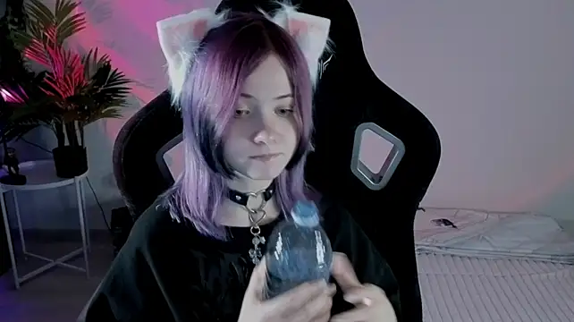 Hikkacat - SHOW LEGS (❤⩊❤)