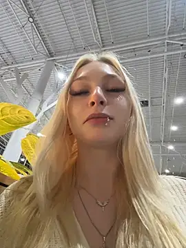 AngelinaTous