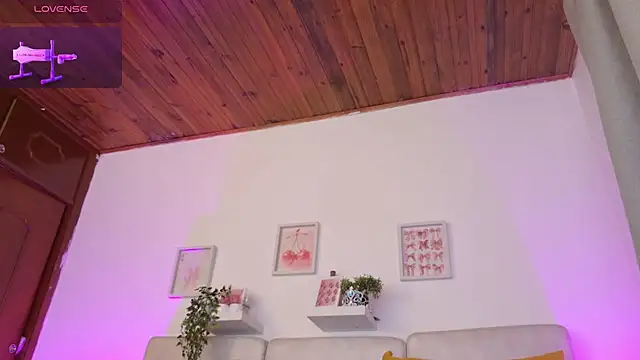 Malka_Burning - PLUG LIGHTS FIGERING PUSSY ❤️