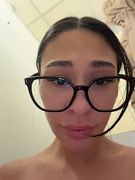 Aria51 - stretching both holes with fingers🤤🍑