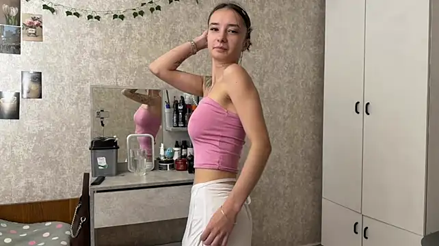 SharylGarret - Twerk no skirt