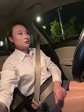 Xingchen-002 - 裸胸开車5分鐘
