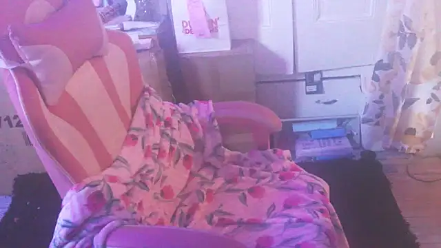 Nastydianastrips - SQUIRT ON YOUR VIBRATOR FOR US RIGHT NOW