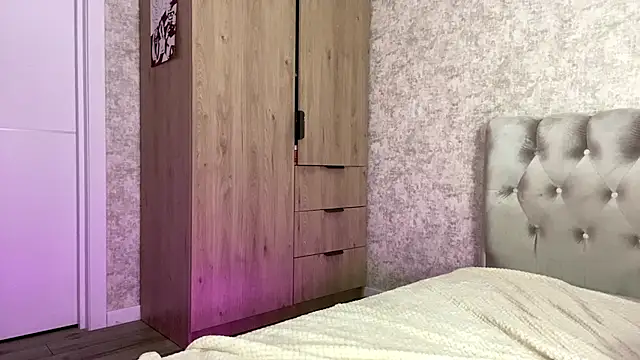 ShantellBuhrman - Tease with underboobies