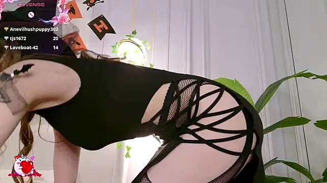 Flora_DeVille - sucking fingers