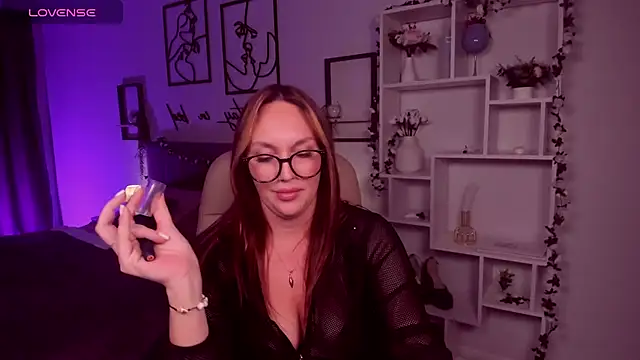 EvieMagical - boob show