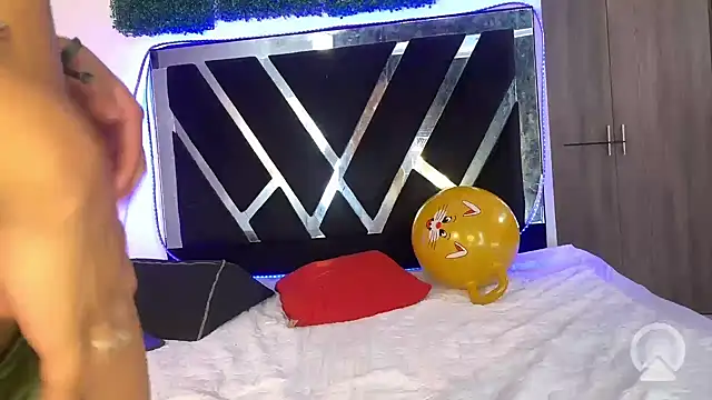 CristalAndRichar - 20 tk for every twerking dance the whore
