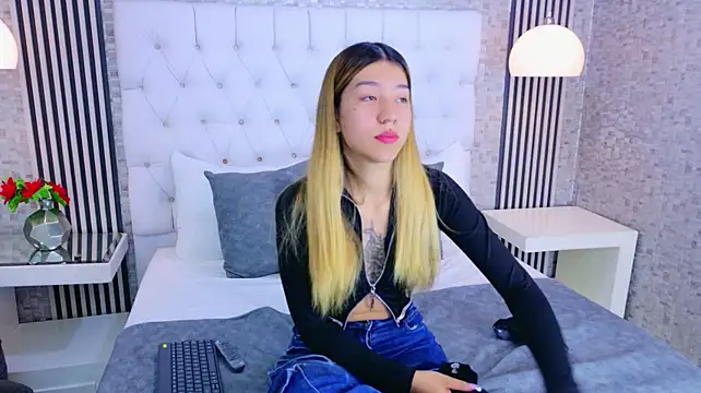 VioletSweetts - Fingers in the pussy x3 min 😈